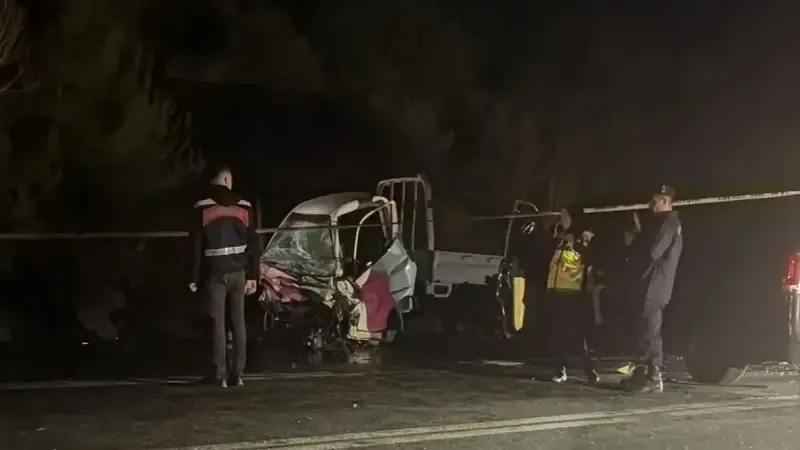 Sakarya'da hafif ticari araç ile kamyonet çarpıştı: Bir kişi hayatını kaybetti