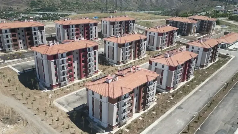 TOKİ'den kurada ev çıkmış olsa ödemesi ne kadar oluyor? Memur maaşı artış oranına göre yapılan TOKİ konut zammı ne kadar olur?