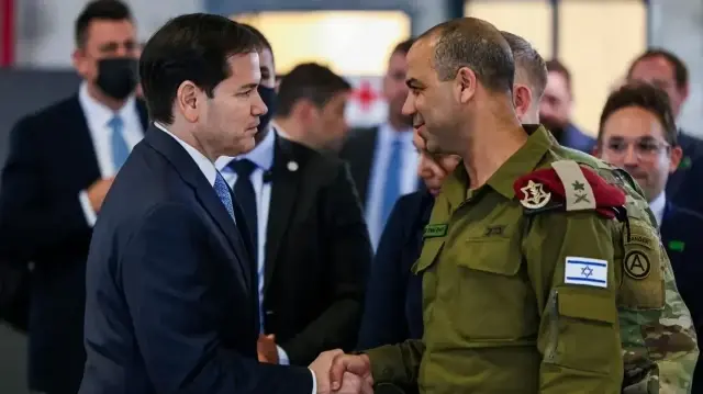 Госсекретарь США Марко Рубио на встрече с израильскими военными 