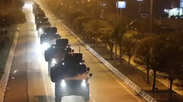 Конвои вооруженных сил Турции вошли в Сирию.