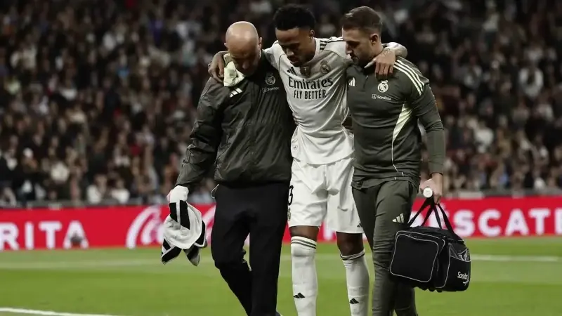 Real Madrid'e Militao'dan kötü haber