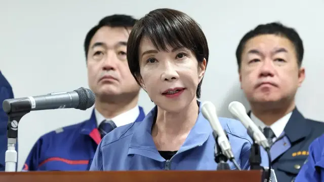 Япония требует от Китая прекратить опасные военные манёвры.