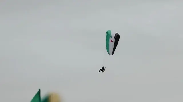 Devrimin yıl dönümünde Şam'da gösteri uçuşu yapıldı