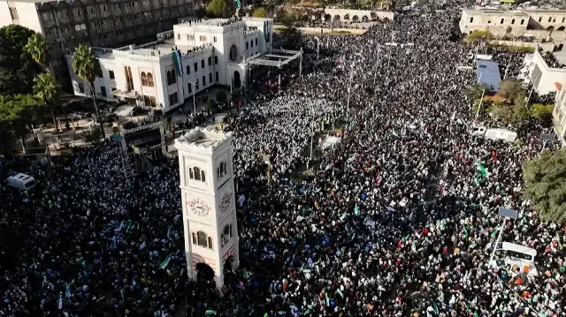 سوريا تُحيي الذكرى الأولى لسقوط بشار الأسد… خمسة عقود من القمع تنتهي وبلاد تبحث عن طريق جديد
