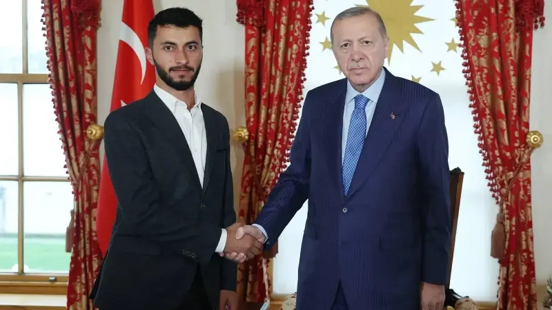 Cumhurbaşkanı Recep Tayyip Erdoğan ve Oscar ödüllü Filistinli yönetmen Basel Adra