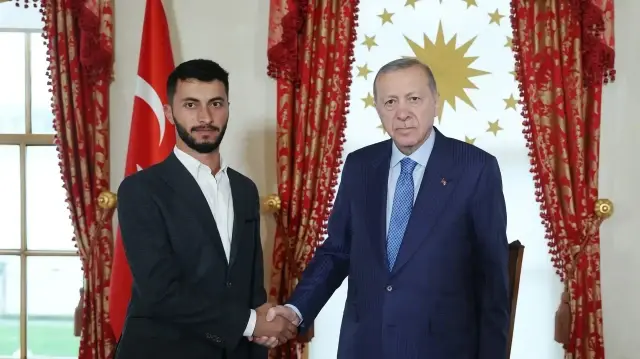 Реджеп Тайип Эрдоган принял палестинского режиссера Баселя Адру.
