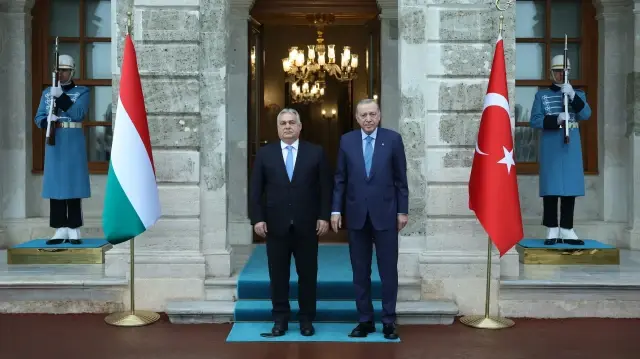 أردوغان يستقبل رئيس وزراء المجر في إسطنبول