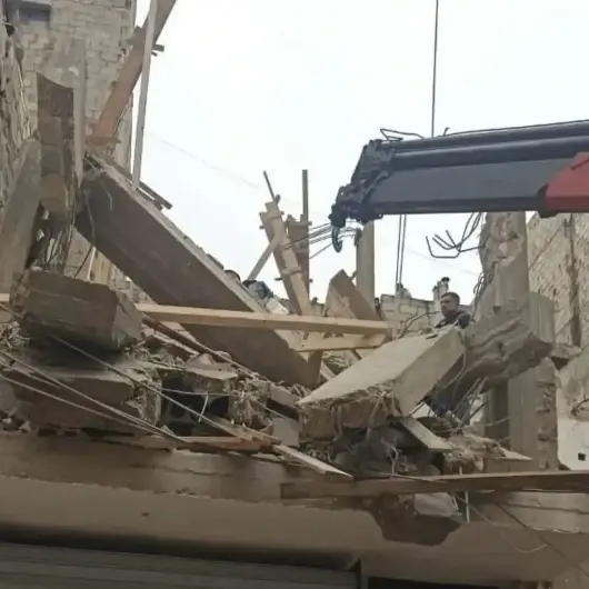 سوريا.. مصرع عاملين اثنين إثر انهيار مبنى قيد الإنشاء في حلب