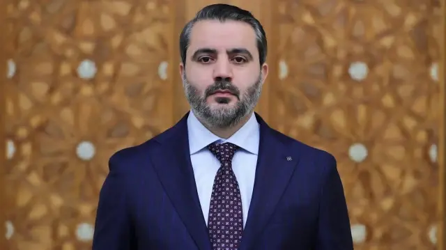 Une photo diffusée par le gouvernement de transition syrien montre le nouveau ministre des Affaires étrangères du pays, Asaad al-Shaibani.