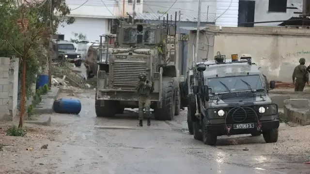 الضفة.. جيش الاحتلال الإسرائيلي يصيب شابا وطفلا بالرصاص في رام الله