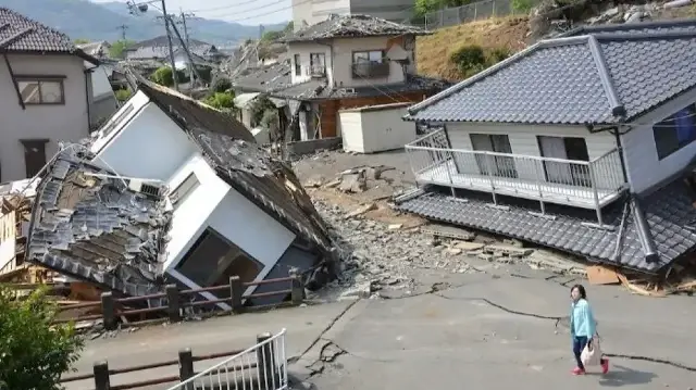 Un fort séisme de magnitude 7,5 a frappé le nord-est du Japon, faisant des dizaines de blessés, entraînant des alertes au tsunami et des perturbations dans plusieurs préfectures.
