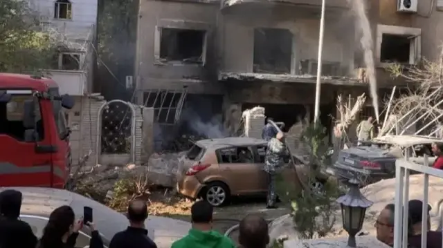 دمشق.. قذائف "مجهولة المصدر" تقصف محيط مطار المزة