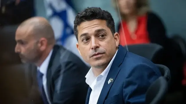 شيكلي: يصف الحرب مع سوريا بـ"الحتمية" وسط توترات متصاعدة