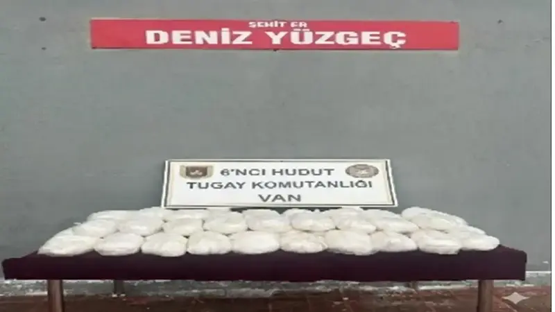 Mehmetçik, uyuşturucu kaçakçılarına göz açtırmıyor.