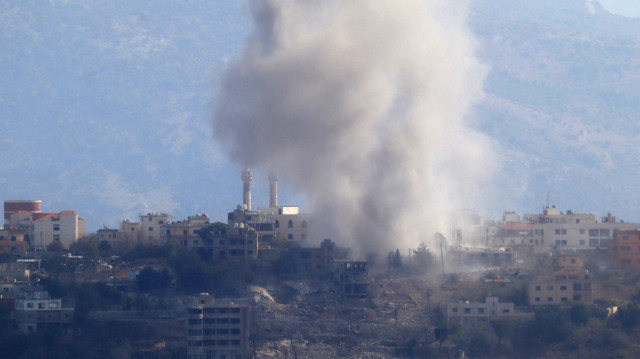 L'armée israélienne a incendié plusieurs maisons à Kfarkela, au sud du Liban, en violation du cessez-le-feu, le 09 février 2025.