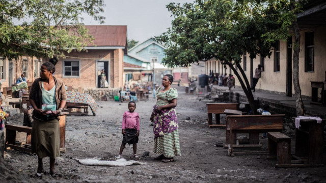 Des personnes déplacées qui ont fui les combats à Kibati et Kihisi et se sont réfugiées à l'intérieur de l'école primaire EP Djiwe à Goma au RDC le 10 février 2025.