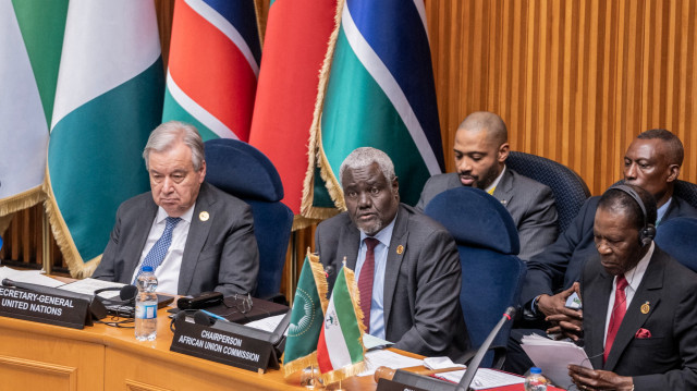 (De gauche à droite) Le secrétaire général des Nations unies, Antonio Guterres, le président de la Commission de l'Union africaine, Moussa Faki, et le président de la Guinée équatoriale, Teodoro Obiang Nguema Mbasogo, assistent à la réunion du Conseil de paix et de sécurité de l'Union africaine (UA) sur la situation au Soudan et en République démocratique du Congo, au siège de l'UA à Addis-Abeba, le 14 février 2025.
