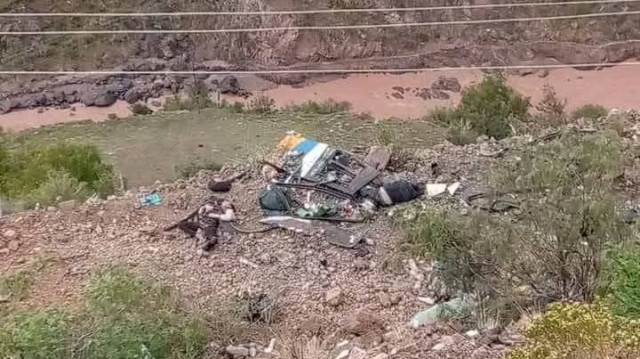 Un bus de transport public est tombé dans un profond ravin de 800 mètres de profondeur en Bolivie, provoquant la mort de 30 personnes et faisant une quinzaine de blessés, le 17 février 2025.