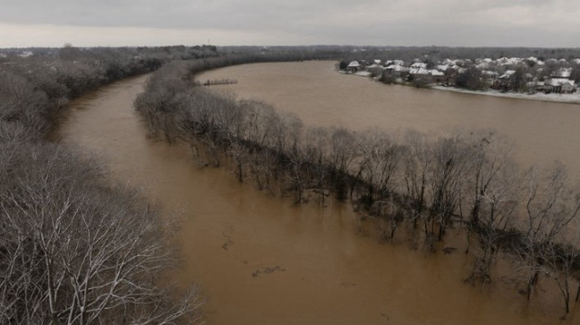 Au moins 14 morts et de nombreux disparus après une tempête et des inondations dans l'est des États-Unis, le 18 février 2025.