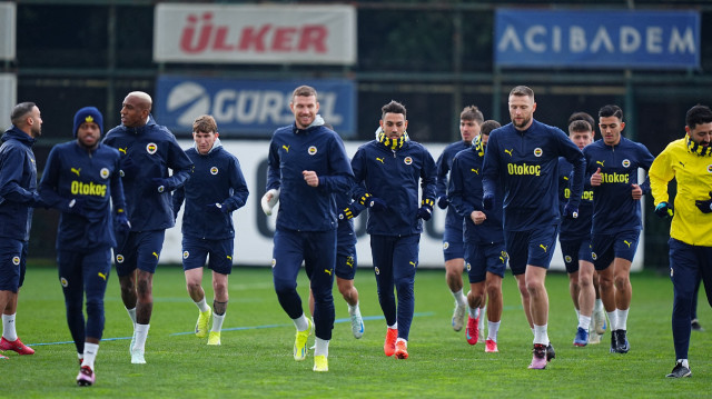 Fenerbahçe, Samandıra Can Bartu Tesisleri'nde teknik direktör Jose Mourinho yönetiminde yaptığı antrenman ile hazırlıklarını tamamladı.