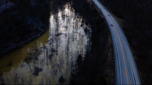 Des inondations et une tempête arctique ont fait au moins 14 morts aux États-Unis. Les secours sont mobilisés face à des crues records et un froid glacial, le 19 février 2025.