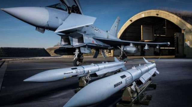Le président français Emmanuel Macron a rejeté la demande du Premier ministre grec Kyriakos Mitsotakis de bloquer la vente de missiles Meteor à la Türkiye, selon les médias grecs mardi 13 février 2025.