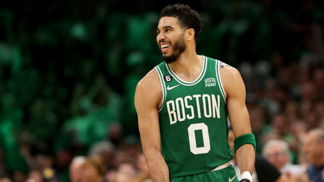 Tatum 15 sayı, 11 ribaunt ve 10 asistle oynadı.