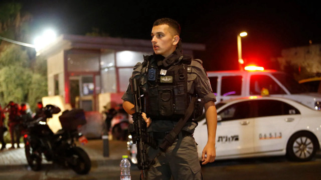 شرطة الاحتلال تعتقل فلسطينيا بالقدس الشرقية بدعوى محاولة دهس مجندة
