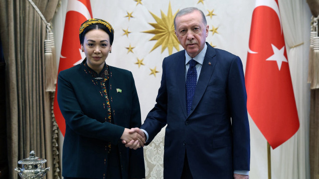 Cumhurbaşkanı Erdoğan, Türkmenistan Meclis Başkanı Gulmanova ile görüştü.