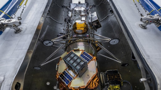 L'atterrisseur lunaire de classe Nova-C de la mission IM-2, Athena, encapsulé dans le carénage de la charge utile de SpaceX en préparation du lancement, au Centre spatial Kennedy de la NASA en Floride, 19 février 2025.