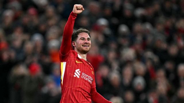 Le milieu de terrain argentin de Liverpool, Alexis Mac Allister, célèbre son but lors du match de Premier League anglaise entre Liverpool et Newcastle United à Anfield, le 26 février 2025.