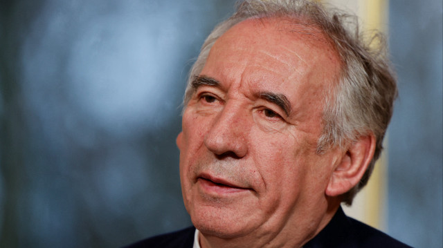 Le Premier ministre français François Bayrou prononce un discours à l'issue d'une réunion du Comité interministériel de contrôle de l'immigration (CICI) à l'hôtel Matignon à Paris, le 26 février 2025.