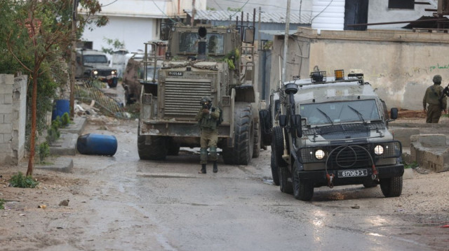 جيش الاحتلال يصيب فلسطينيا خلال اقتحام بلدة بالضفة الغربية