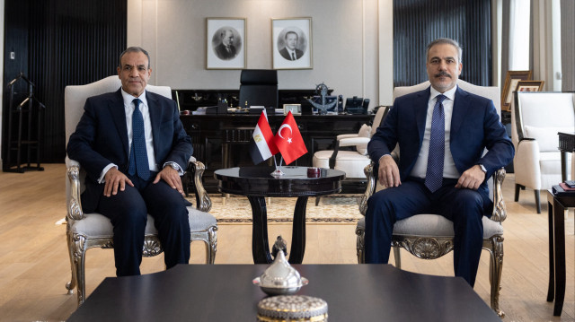 Le ministre turc des Affaires étrangères Hakan Fidan et son homologue égyptien à Ankara, le 4 février 2024.