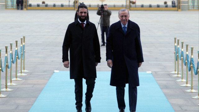 Le président de la République de Türkiye, Recep Tayyip Erdogan, et le président de la transition syrien, Ahmed al-Charaa, à Ankara, le 4 février 2024.