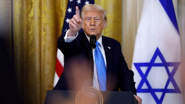 Le président américain Donald Trump s'adresse aux journalistes, le 4 février 2025 à Washington, DC.