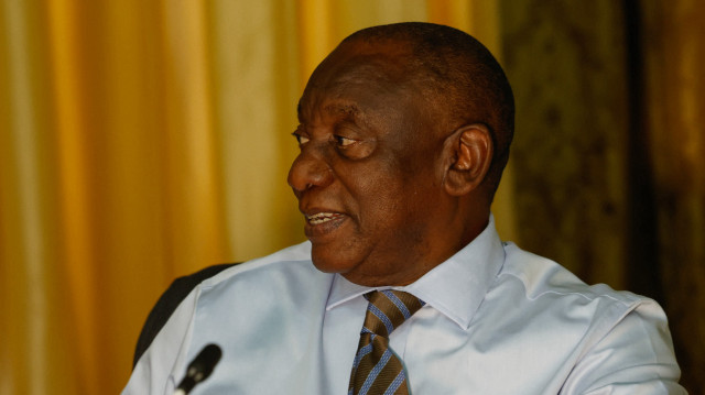 Le président sud-africain Cyril Ramaphosa réagit lors d'une réunion du cabinet au Sefako Makgatho Presidential Guest House à Pretoria, le 29 janvier 2025.