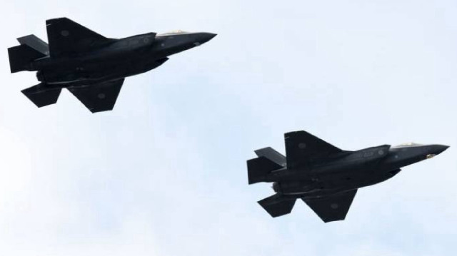 Iwakuni Hava Üssü'ne bağlı 2 adet F-35 savaş uçağı acil iniş yaptı.