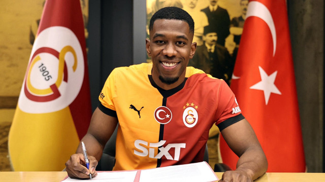 Carlos Cuesta 26 numaralı formayı giyecek.