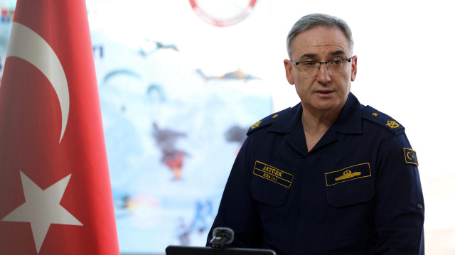 Le conseiller en relations publiques et porte-parole du ministère turc de la Défense, le vice-amiral Zeki Aktürk, à Kars, le 6 février 2025.