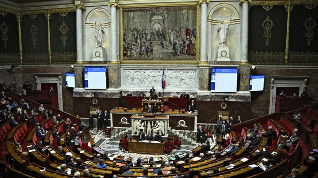 Le Premier ministre français François Bayrou prononce un discours lors d'un débat, avant le vote d'une motion de censure contre son recours au 49.3 pour adopter le projet de loi de finances de l'État pour 2025 sans vote, à l'Assemblée nationale, à Paris, le 5 février 2025.