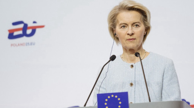 La présidente de la Commission européenne, Ursula von der Leyen, assiste à une conférence de presse conjointe avec le Premier ministre polonais après une réunion du Collège des commissaires avec des membres du gouvernement polonais à Gdansk, en Pologne, le 7 février 2025.
