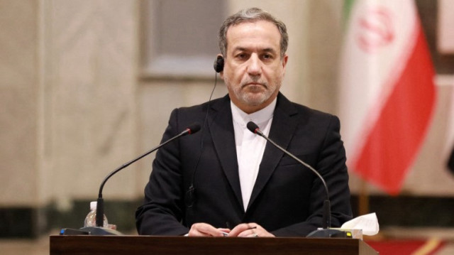 Le ministre iranien des Affaires étrangères Seyed Abbas Araghchi s'exprime lors d'une conférence de presse conjointe avec son homologue irakien à Bagdad, le 13 octobre 2024.