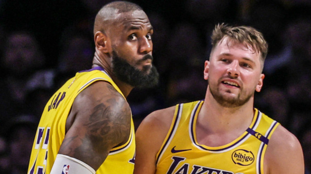 Lakers'ın iki yıldızı galibiyette başrolü oynadı.