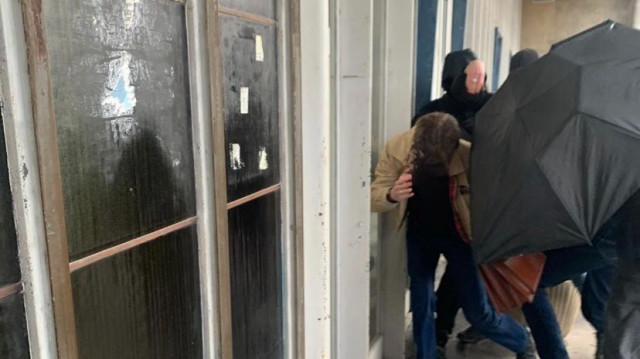"Jeudi 27 février 2025, à Rennes, l’UP a plaqué violemment deux hommes au sol et leur à fracassé la tête sous les yeux de l’université."
