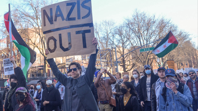 نيويورك.. متظاهرون يطالبون بإطلاق سراح الناشط الفلسطيني محمود خليل