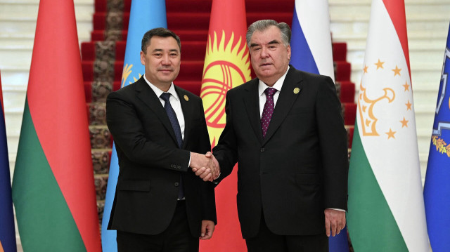 Президент Кыргызстана Садыр Жапаров и президент Таджикистана Эмомали Рахмон. |Фото: Пресс-служба президента КР