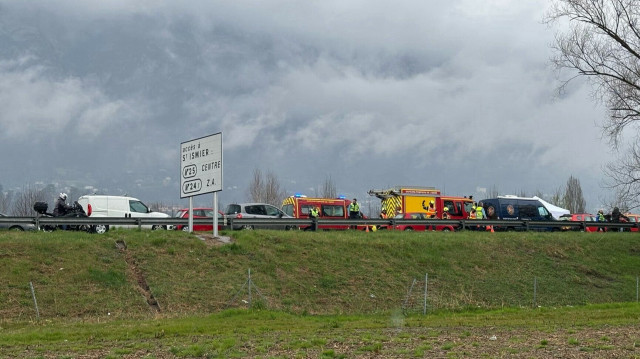 Circulation perturbée à Isère, en France, après une fusillade mettant en scène deux voitures, le 12 mars 2025.