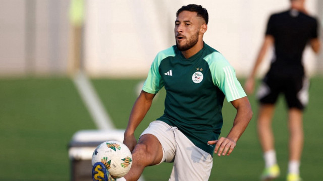 L'attaquant algérien Youcef Belaïli à Bouaké le 22 janvier 2024, à la veille du match de la Coupe d'Afrique des Nations (CAN) 2024 entre la Mauritanie et l'Algérie.