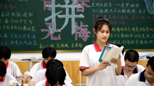 Le ministère de l'Éducation a annoncé un renforcement de l’enseignement de l’IA dans les écoles, visant à favoriser la collaboration entre l’industrie, l’université et la recherche.